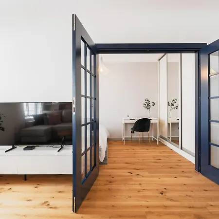 Homely Jezyce Apartment, Free Parking, Self Check In * Познань