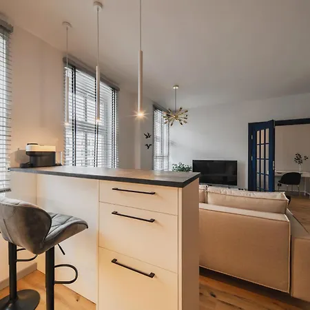 Апартаменти Homely Jezyce Apartment, Free Parking, Self Check In