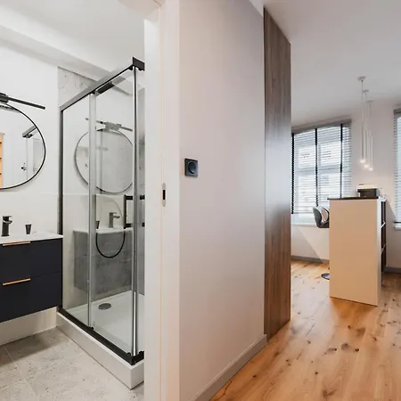 Апартаменти Homely Jezyce Apartment, Free Parking, Self Check In