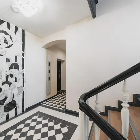 Homely Jezyce Apartment, Free Parking, Self Check In Познань
