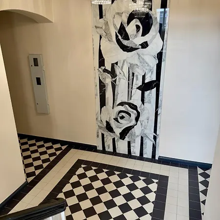 Homely Jezyce Apartment, Free Parking, Self Check In Апартаменти *